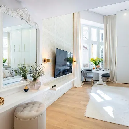 Apartment Piotrkowska 37 - Romantyczna Przystan Dla Dwojga Lodz